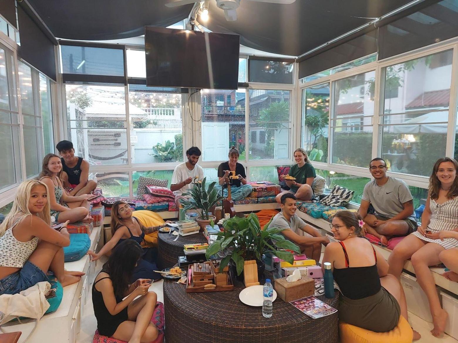Hostel Lullaby Non-Smoking (Adults Only) Chiang Mai Eksteriør billede